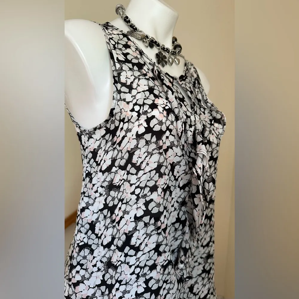 Ellie Black White Pink Floral Sleeveless Front Ruffle Blouse Sz S Sleeve… - Image 6