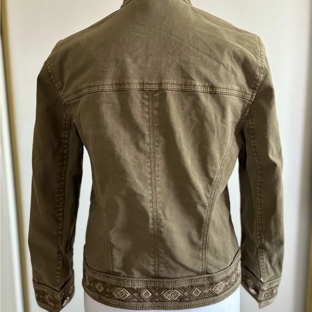 White House Black Market Jean Jacket Size 4 - Image 5