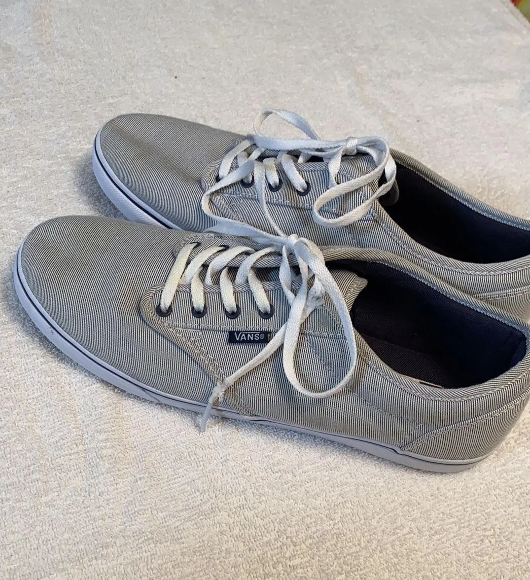 Off The Wall lace up shoes Size 10 - Image 2