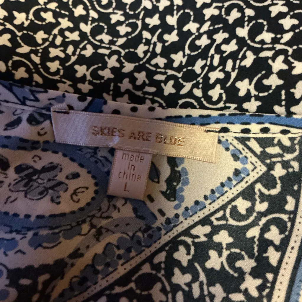 Skies are Blue Patchwork V neck Tank Top - Image 2