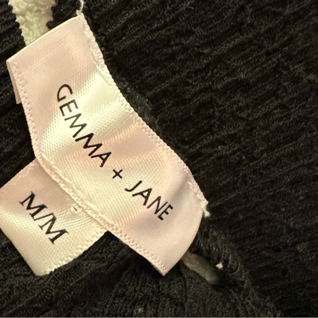 Gemma & Jane Striped Black and White Crochet Knit Wide - Image 4