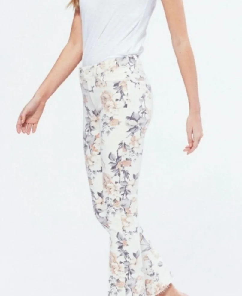 Women flare  jeans. Size 25. NEW - Image 4