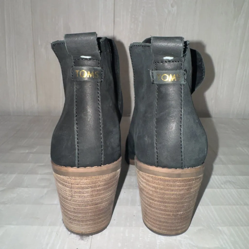 TOMS Women’s Everly Black Leather Ankle Booties Block Heel Side Cutout size 8 - Image 3