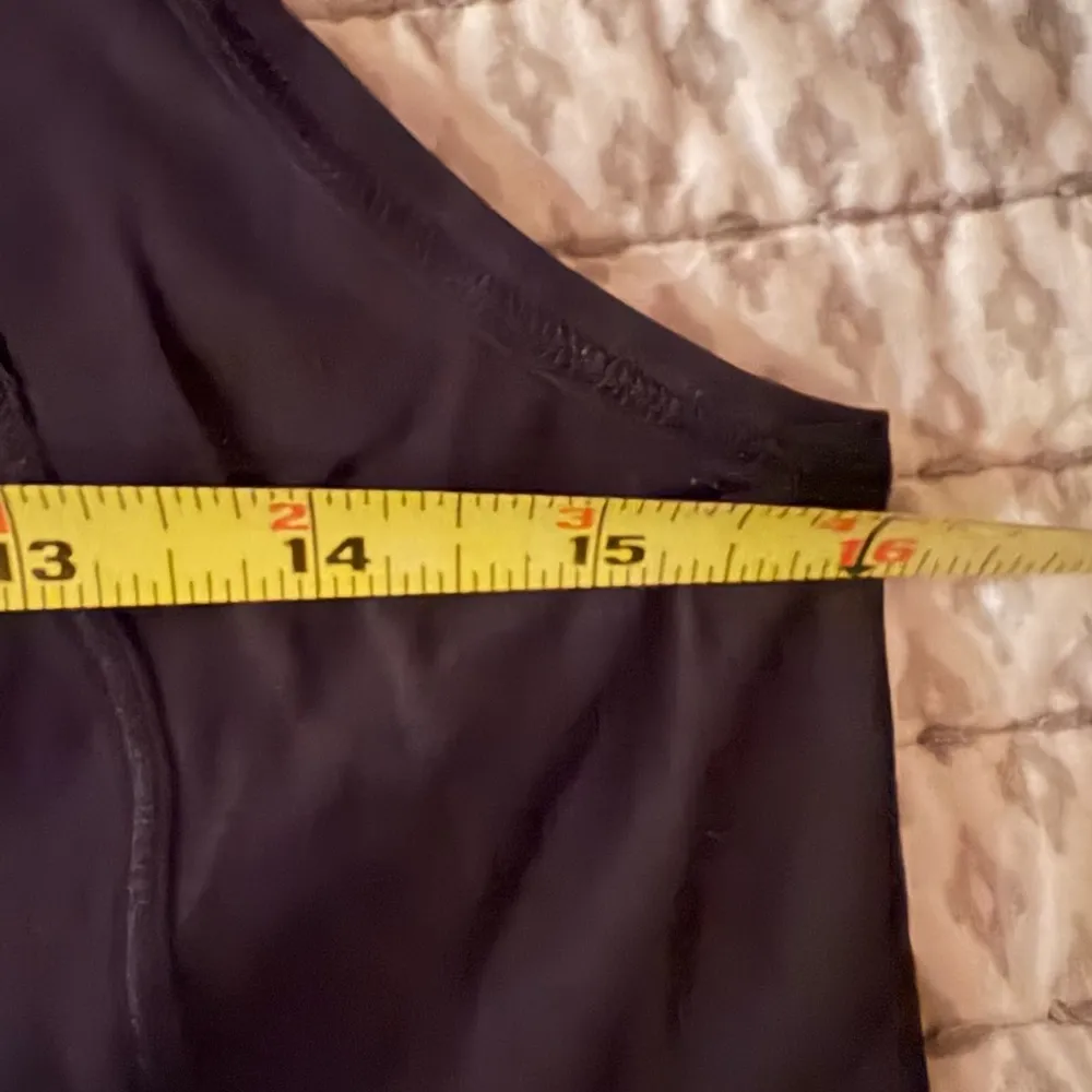 Lululemon Black‎ Mesh Panel Back Cut Out Tank Top Est. Size Medium - Image 3