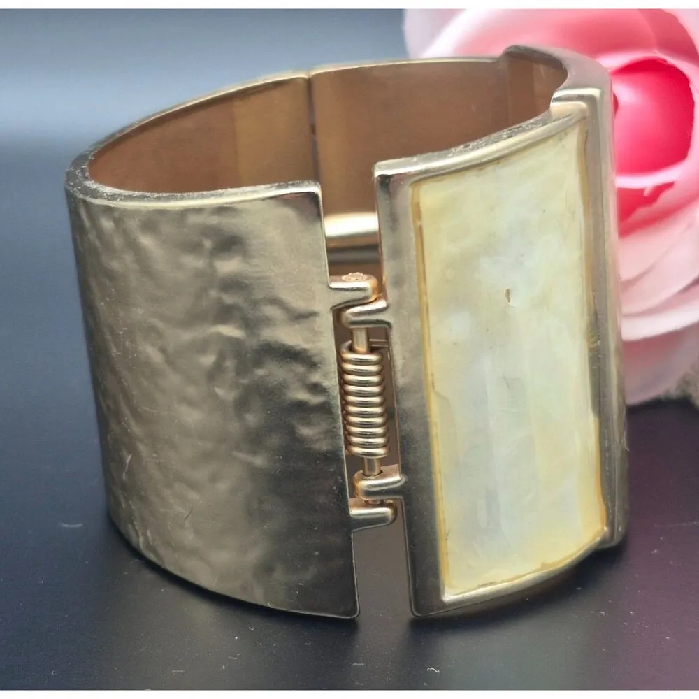 Chico's Wide Statement Hinged Bangle Bracelet Hammered Gold Tone & Cream - Image 6