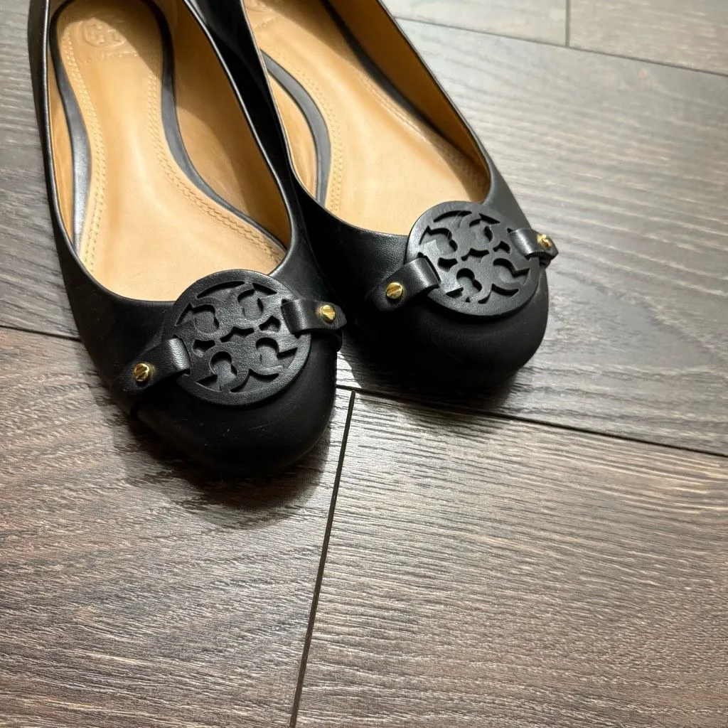 Tory Burch Women’s 7 Black Gabriel Flats Logo - Image 2