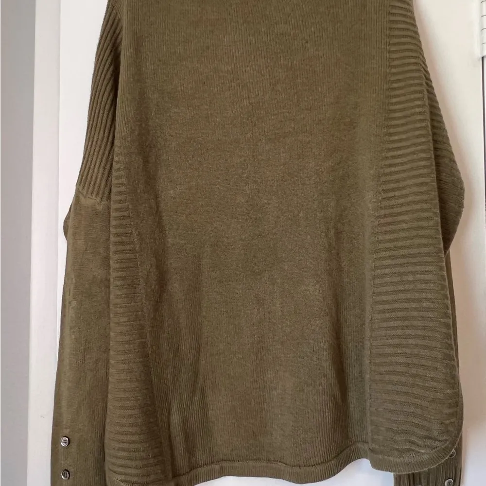 Women’s plus size burnt olive long sleeve sweater. Size 2X - Image 2