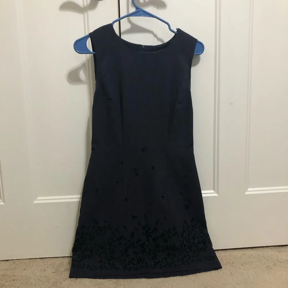 Junior size 7 Navy dress suit - Image 2