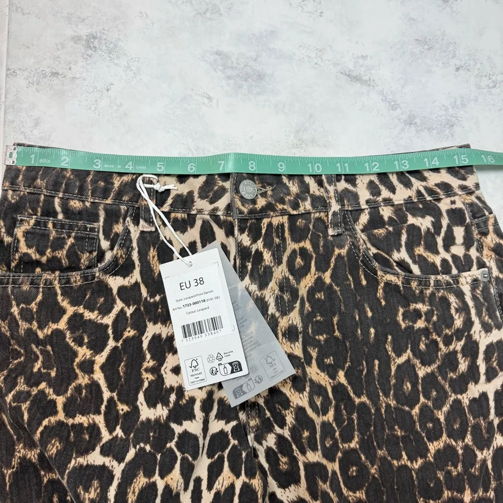 NWT Women's NA-KD Leopard Print Wide Leg Jeans Size 8 Medium - Image 6