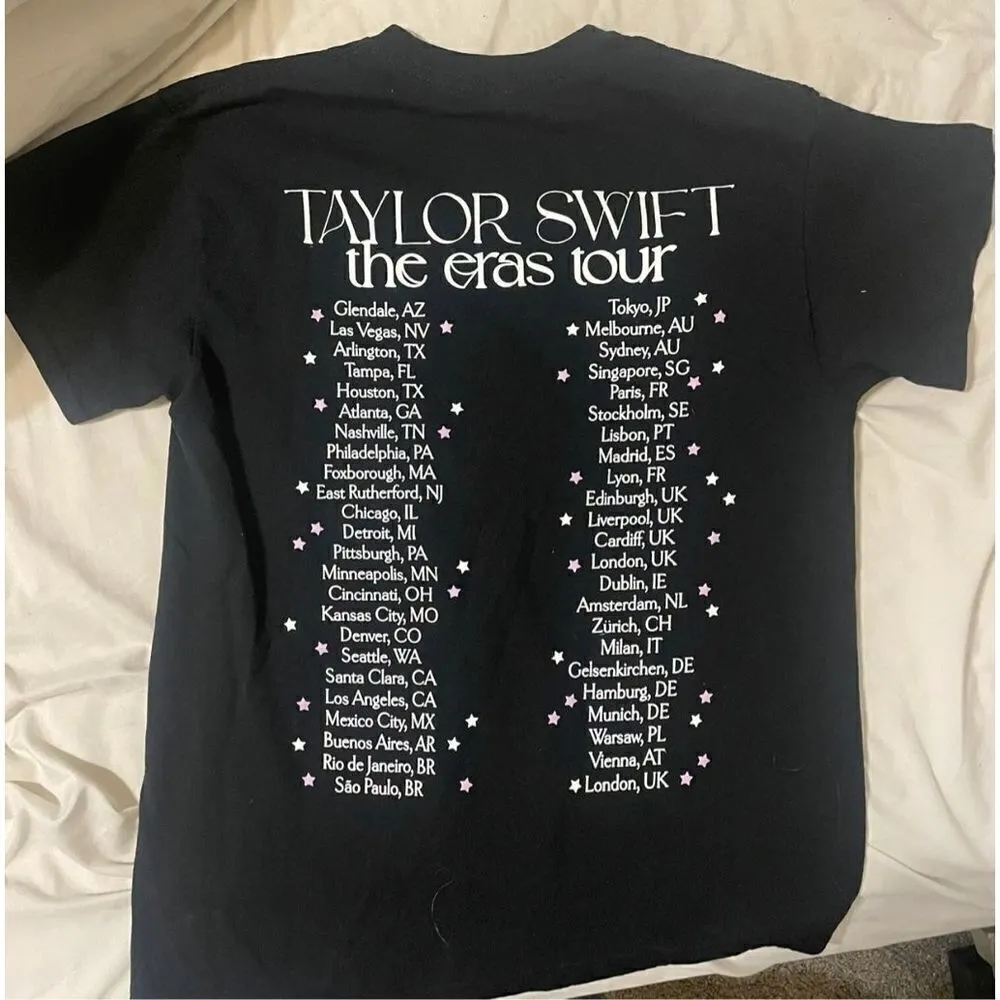 NWOT Taylor Swift ERAS TOUR STARS TEE SHIRT MEDIUM. - Image 6