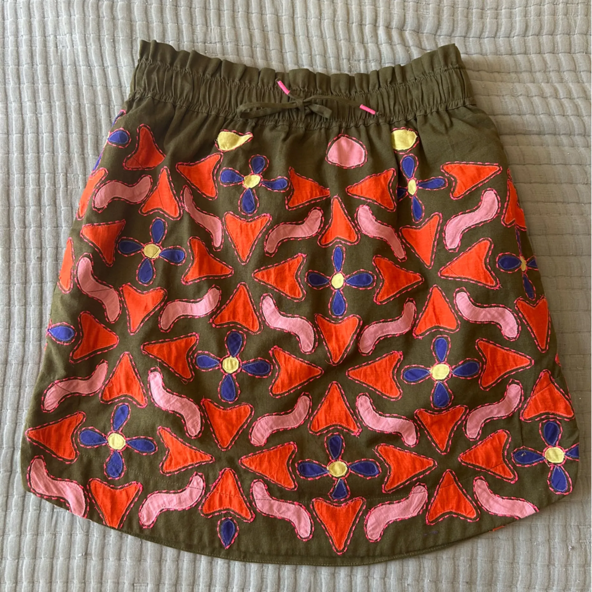 Anthropologie Maeve Olive Green Mini Skirt Orange and Pink Embroidery Size S - Image 4