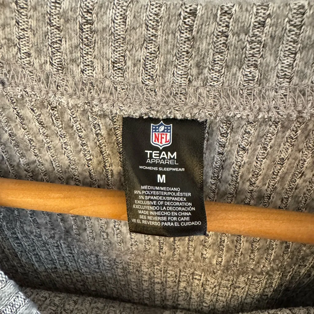 NWT! Women’s NFL Kansas City Chiefs gray ribbed sweater long sleeve Medium - Image 3