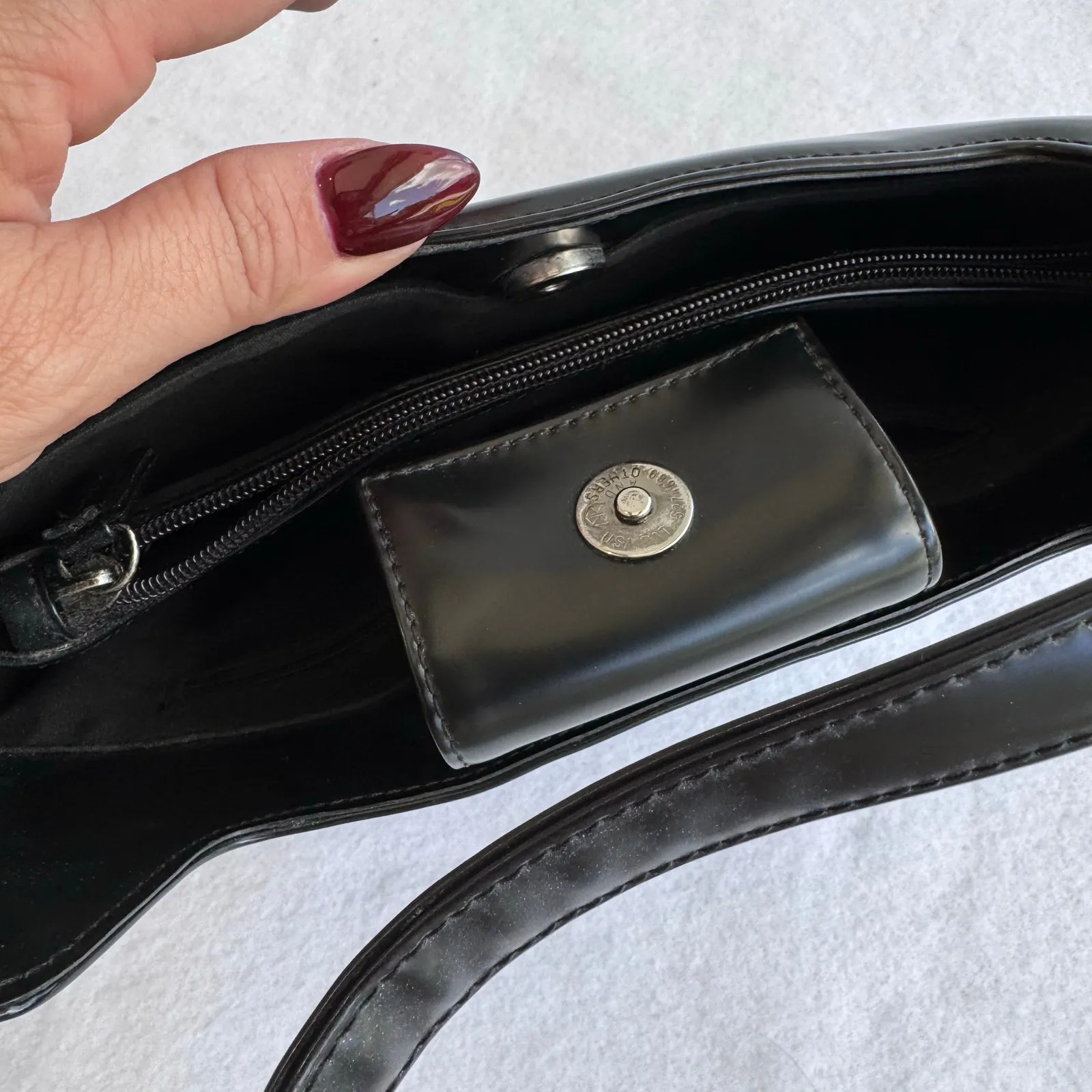 Vintage Guess Black Patent Leather Shoulder Bag Y2K Minimalist Baguette 90s - Image 6