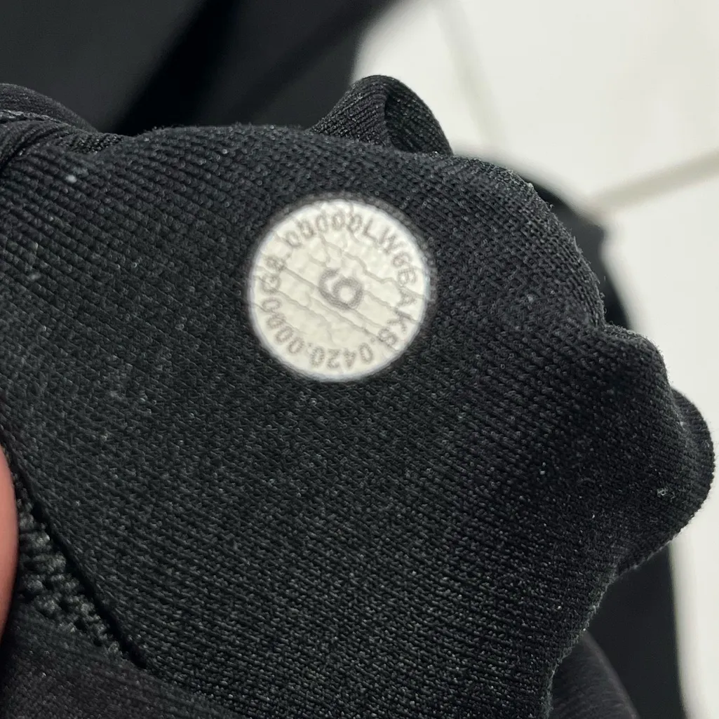 Lululemon Wunder Under Black Crop Full-On Luxtreme 23" size 6 - Image 5