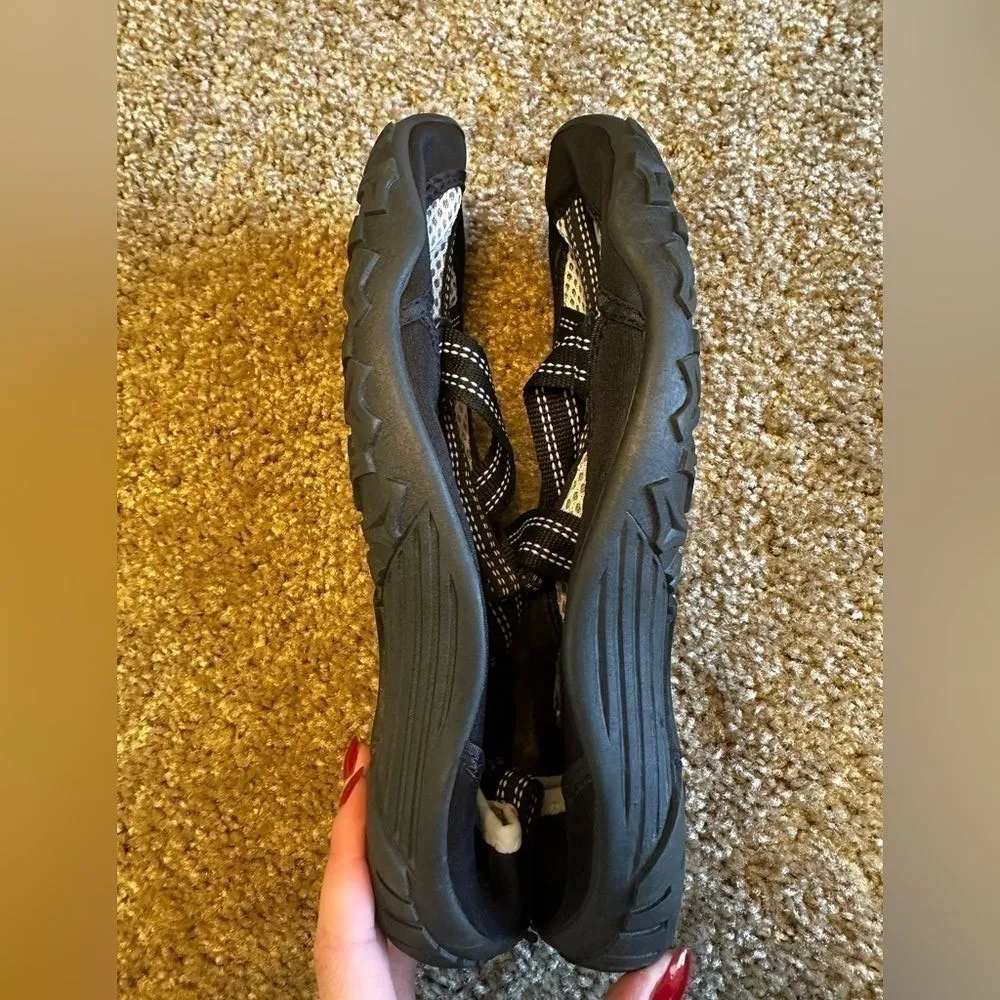 Wave Zone Black Athletic Swim Shoes Size 8 - Image 6