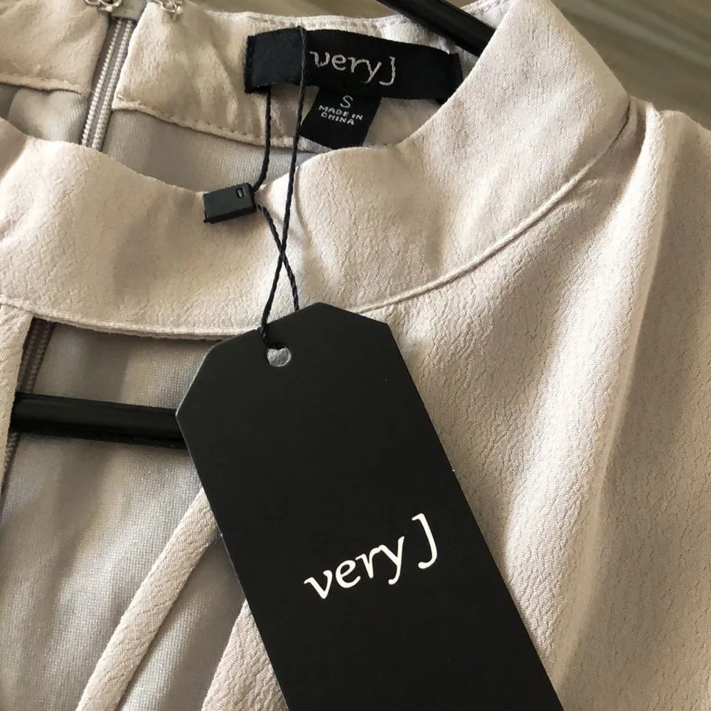 Very J Keyhole Pocket Romper Shorts 3 Quarter Bell Sleeve Gray Womens Small - Image 7