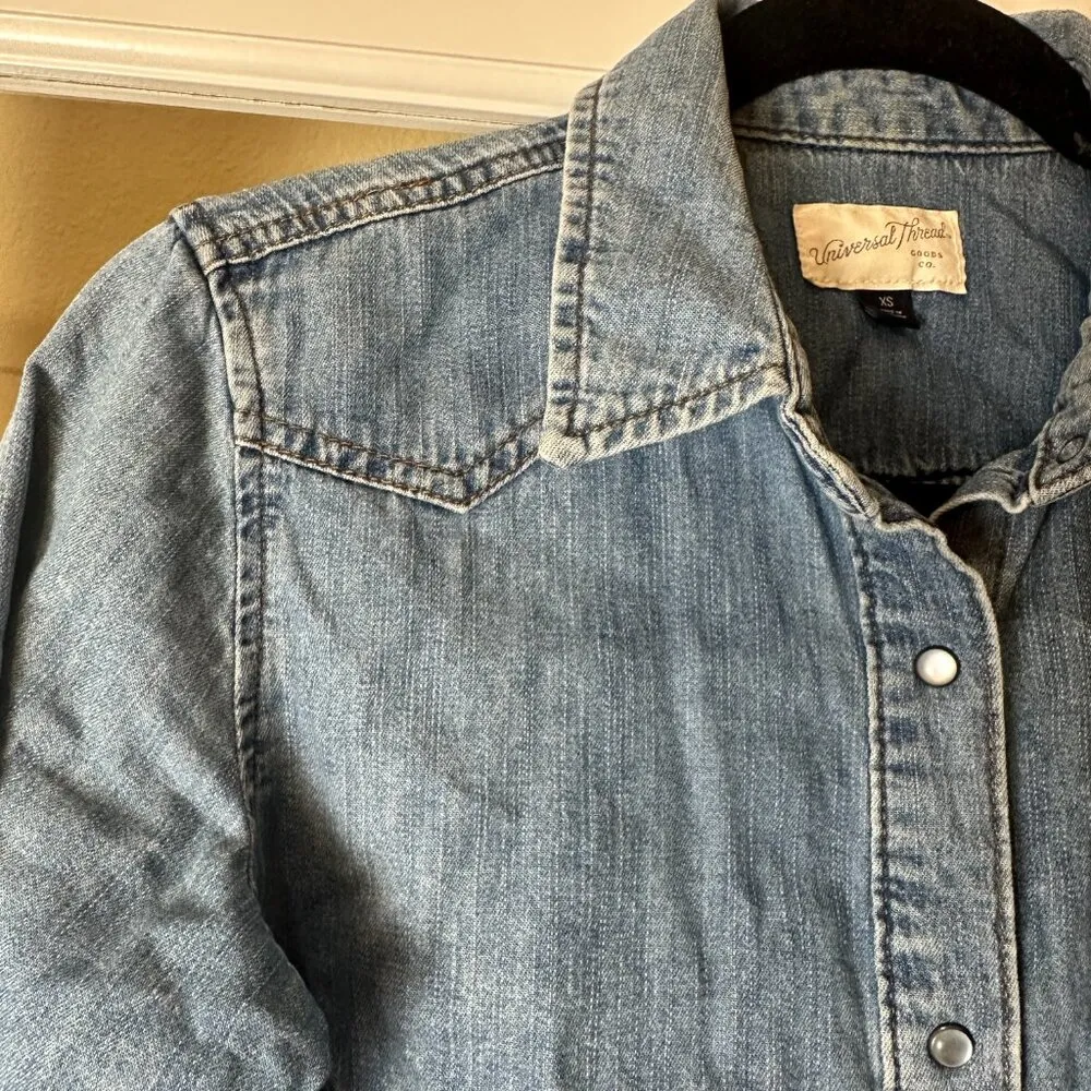 UNIVERSAL THREAD Western Denim Pearl Button Jean Shirt Size XS - Image 5