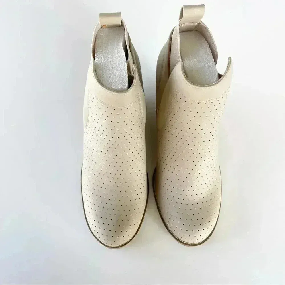 DV by Dolce Vita Vegan Leather Gerdy Ankle Wedge Bootie Size 7 NWOB - Image 8