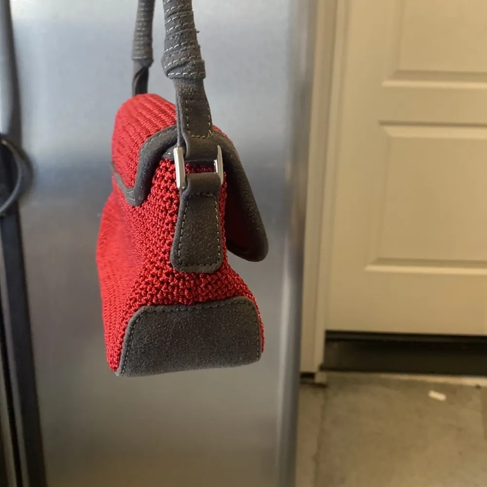 the SAK crochet basket weave red grey faux suede trim mini shoulder bag - Image 6