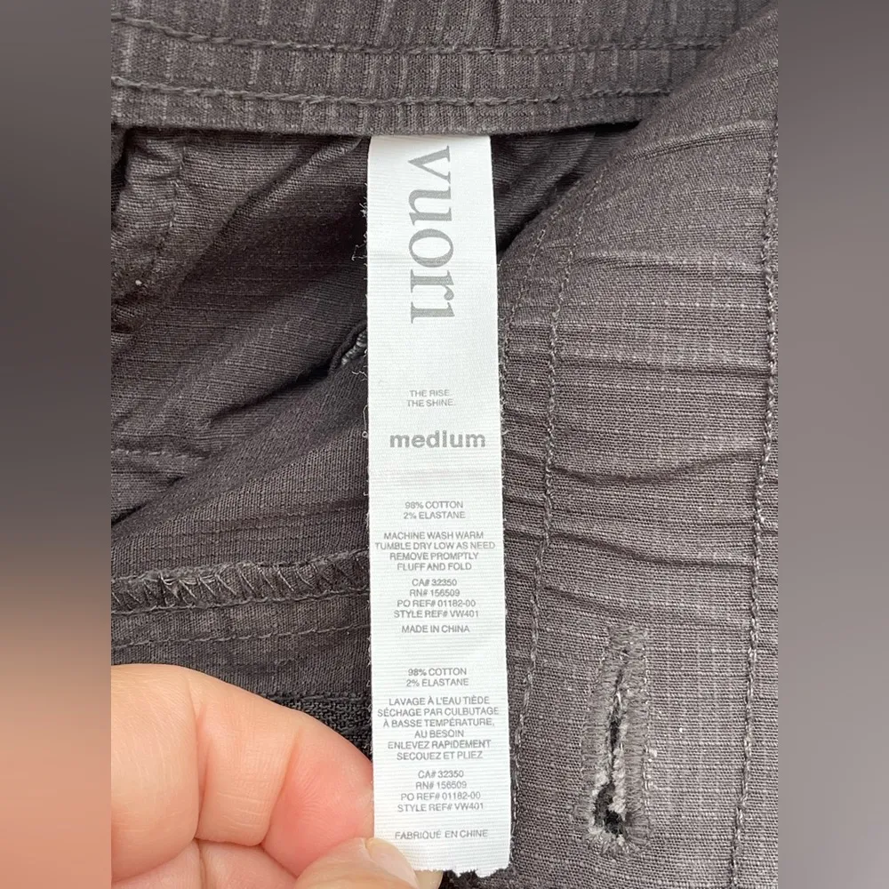 Vuori Women's Rip Stop Performance Hiking Pants Charcoal Grey medium - Image 10