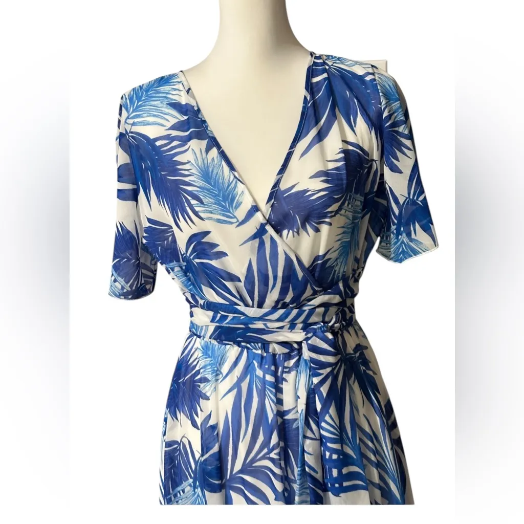 Indigo Rose Blue and White Tropical Pattern Maxi Dress Small - Image 4