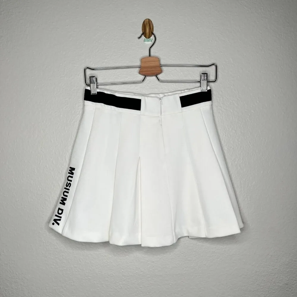 Musium Div. White Pleated Tennis Prep Logo Mini Skirt Black Waistband size 27 - Image 2
