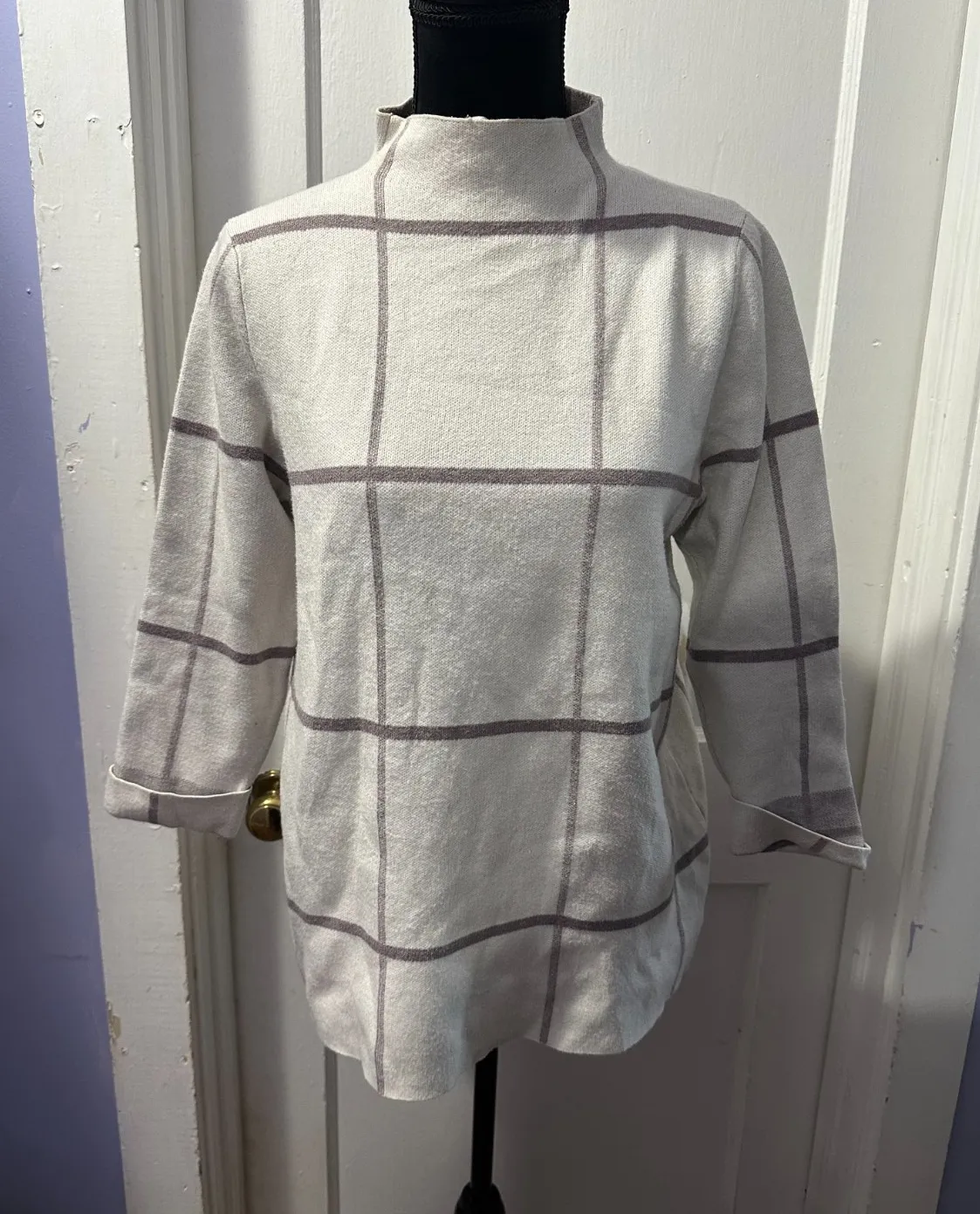Tahari White with Mauve Striped Sweater in M - Image 1