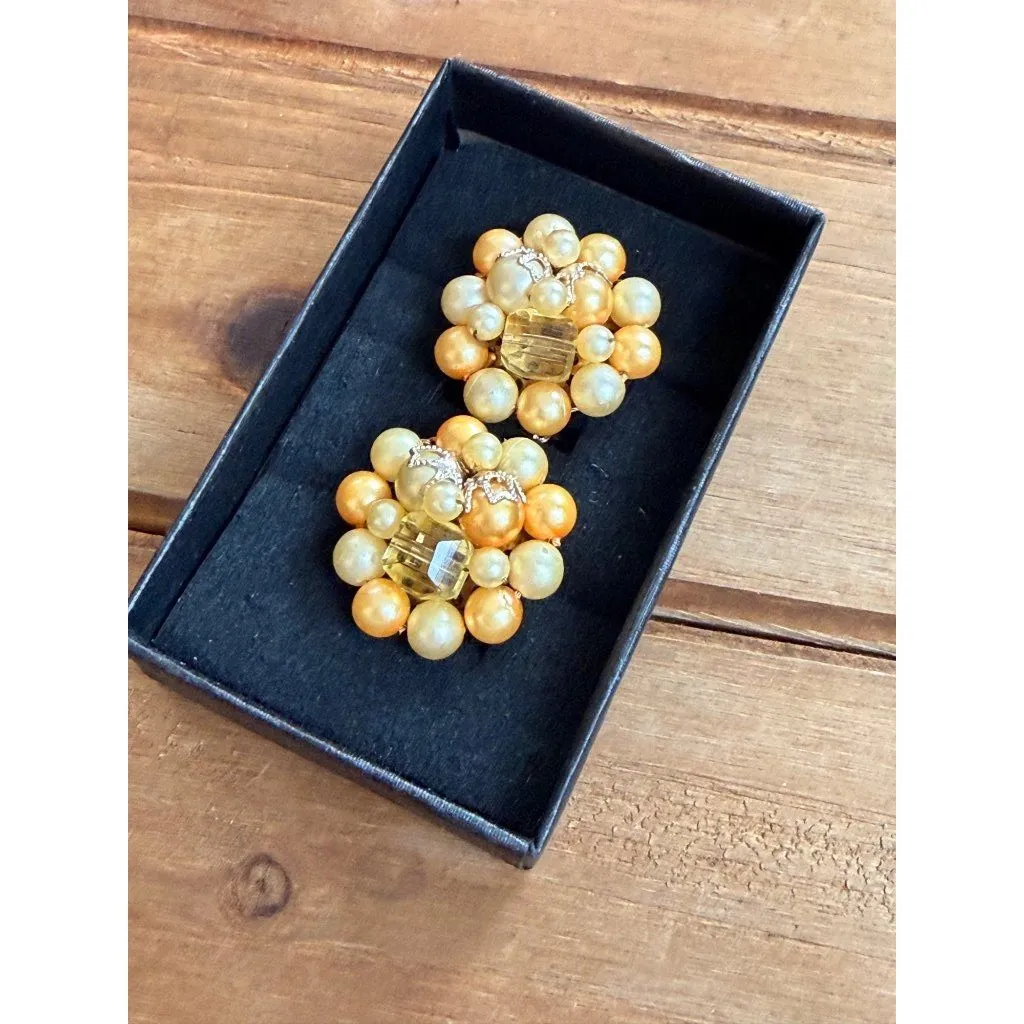 Vintage Gold & Cream Beaded Clip - Image 5