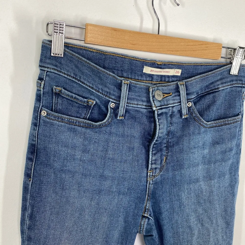 Levi's 311 Shaping Skinny Medium Wash Blue Denim Jeans Women's Size 26 x 32 - Image 5