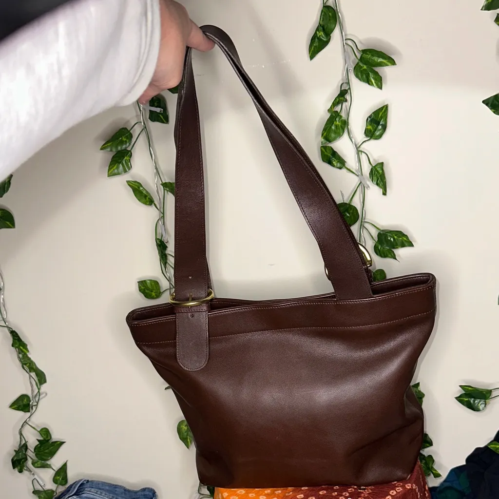 064-Coach Vintage # 4140 Elegant SoHo Waverly Lafayette Brown Leather Tote Bag - Image 2
