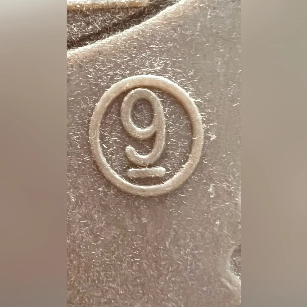 TIME and TRU | ladies booties. Size: 9 - Image 9