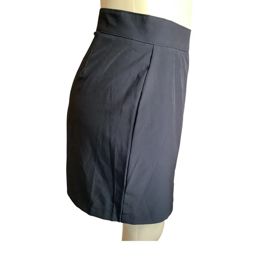 Calvin Klein Size 12 Black Skort With Side Zipper Closure. New With Tags - Image 4