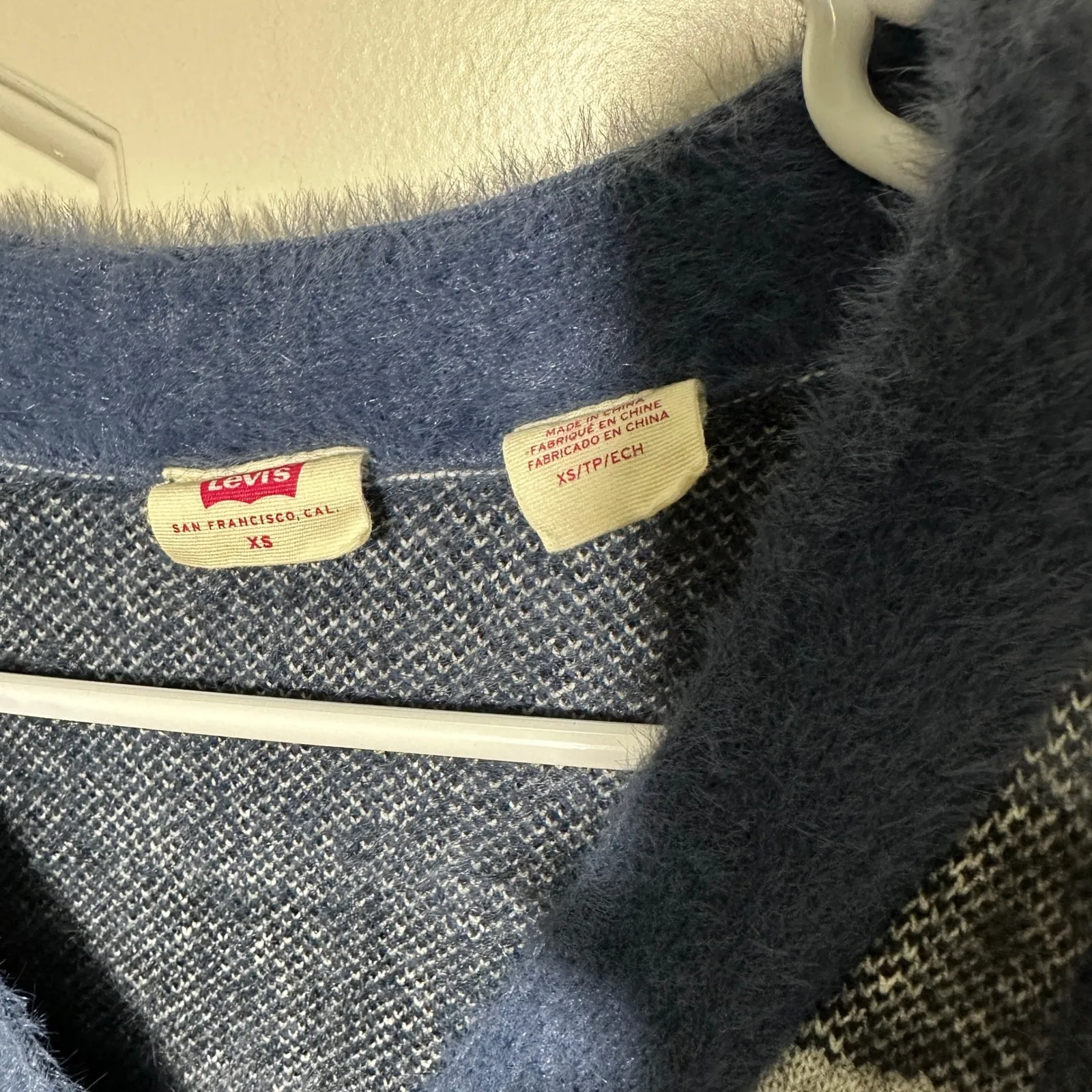 NEW Levis Plaid Betty Cardigan Sweater Fuzzy Knit Blue Black Button‎ Pockets XS - Image 3