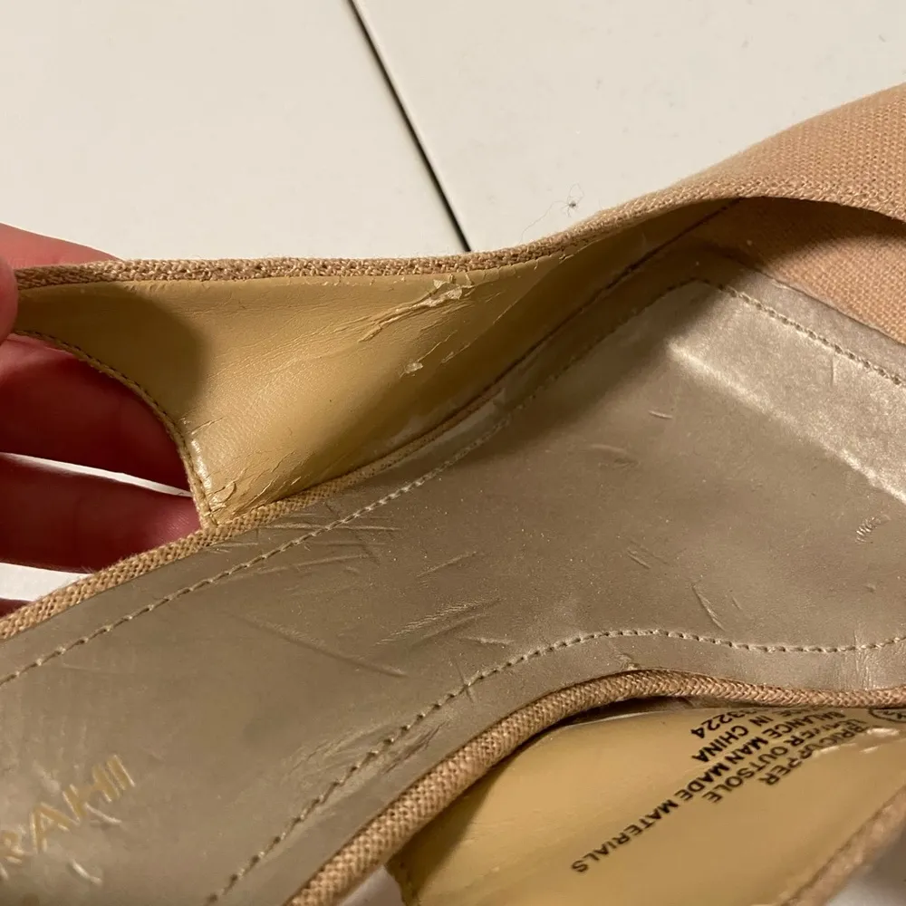 Isaac Mizrahi tan peep toe‎ heels — size 9.5 - Image 7