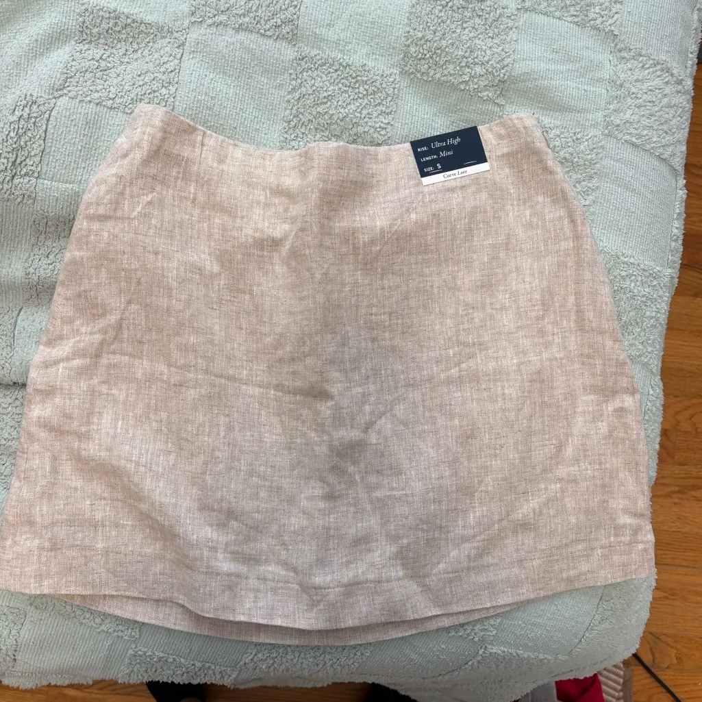 Abercrombie & Fitch Cream Skort - Image 5