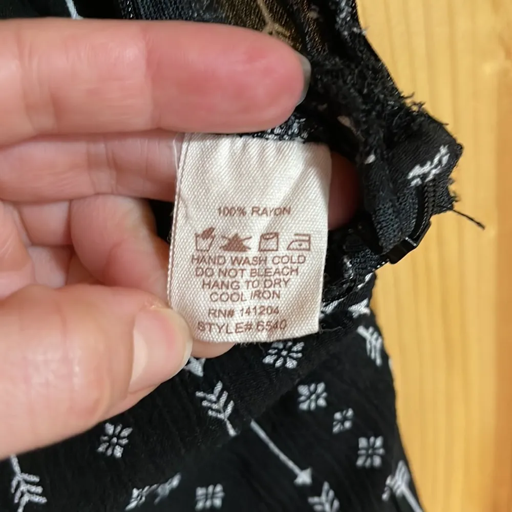 Hem & Thread Short sleeve button back pantsuit-Arrow pattern - Image 5