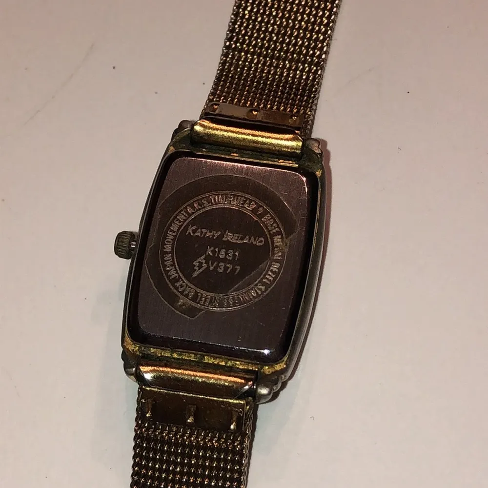 Kathy Ireland Vintage Mesh Stainless Steel Gold Tone Watch Wristwatch - Image 8