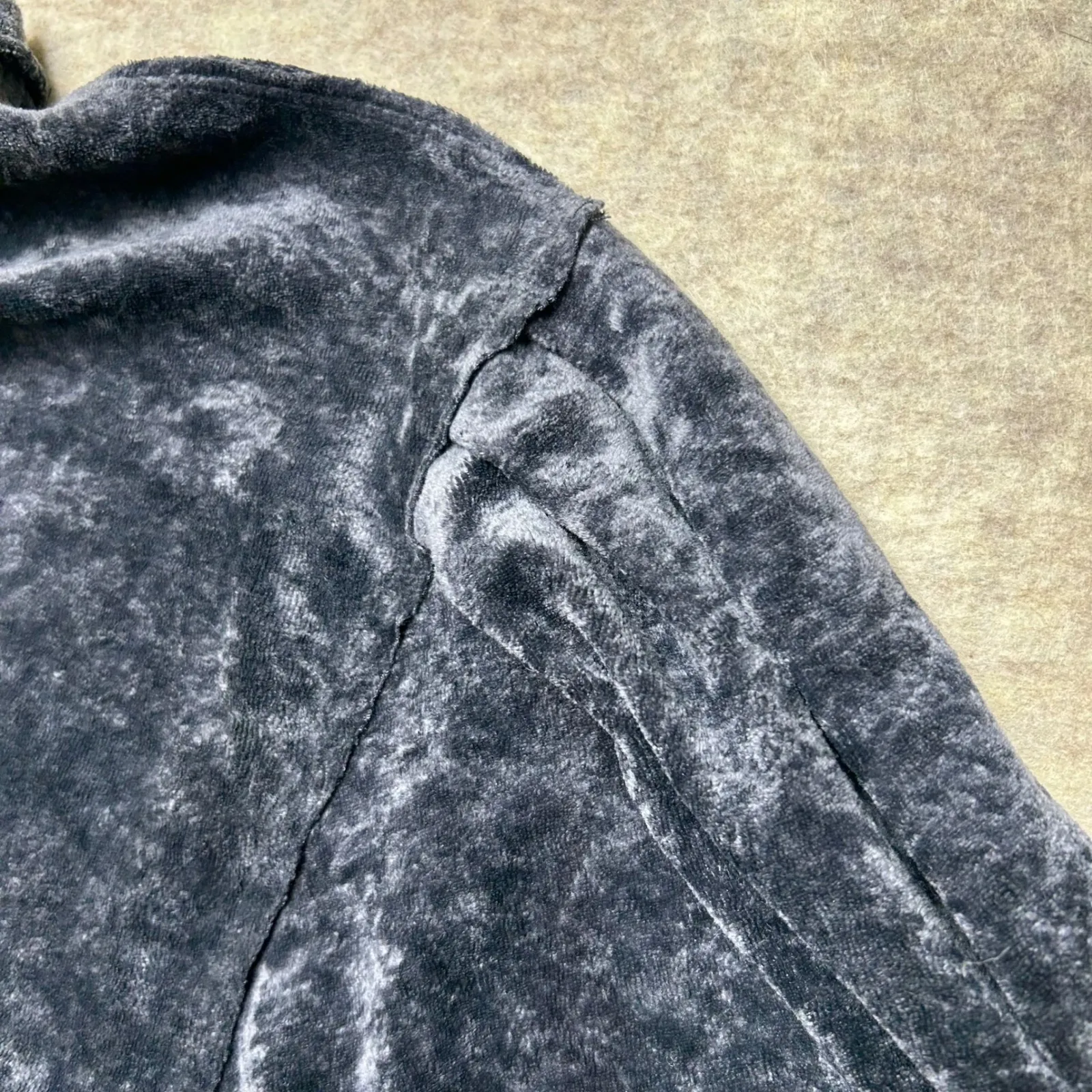 We The Free Crushed Velvet Top XS Long Sleeve Gray Casual Shirt EUC‎ - Image 5