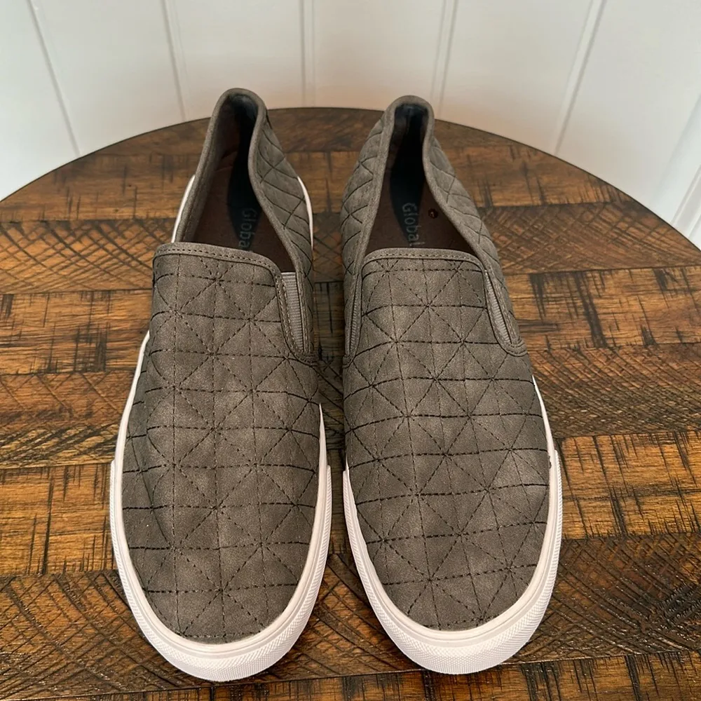 Global Win Women’s 11 Gray Quilted Slip On Loafer Sneaker - Image 3