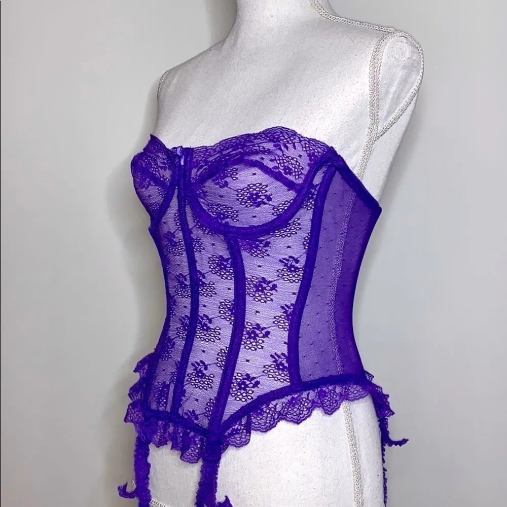 Vintage Victoria’s Secret Strapless Lace Bustier - Image 2
