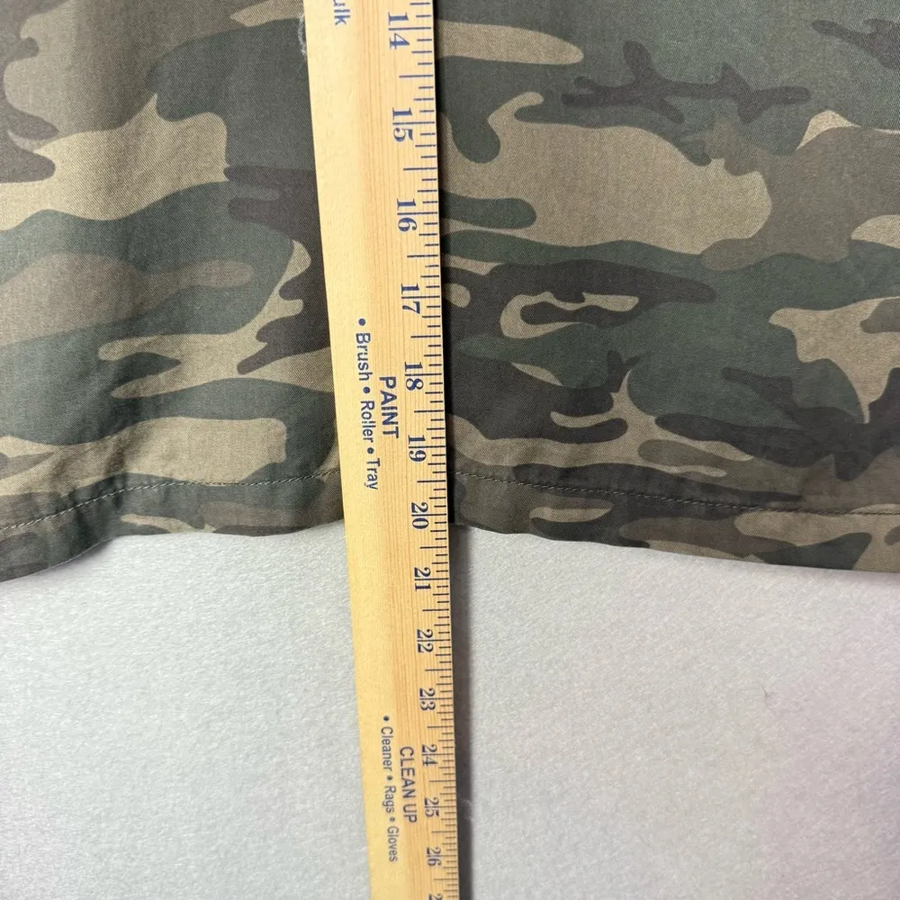 Sanctuary Women’s Camouflage Short Sleeve Button Snap Shirt with Pockets size M - Image 11