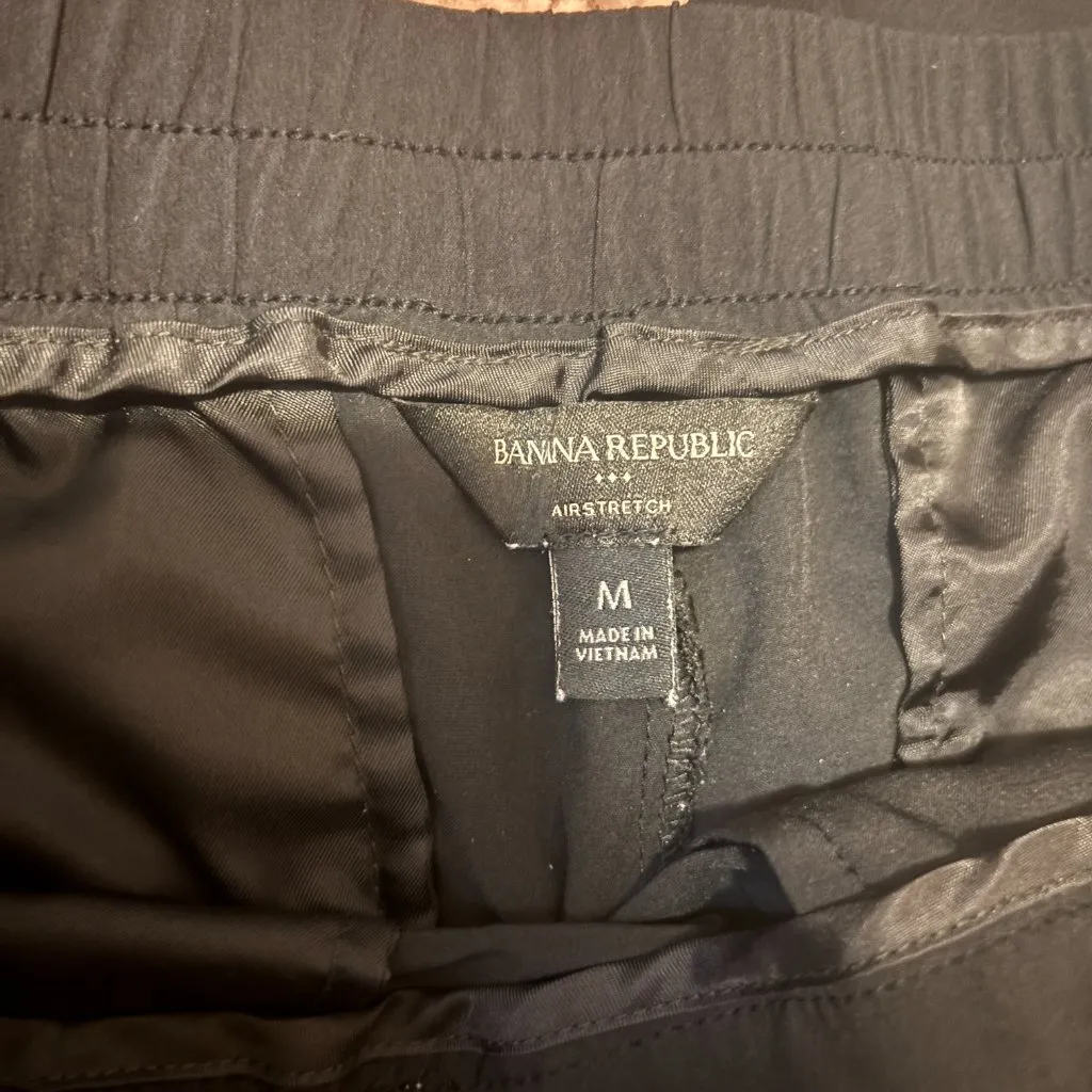 Banana Republic Airstretch Tapered Pants in Black Size Medium Breathable - Image 6