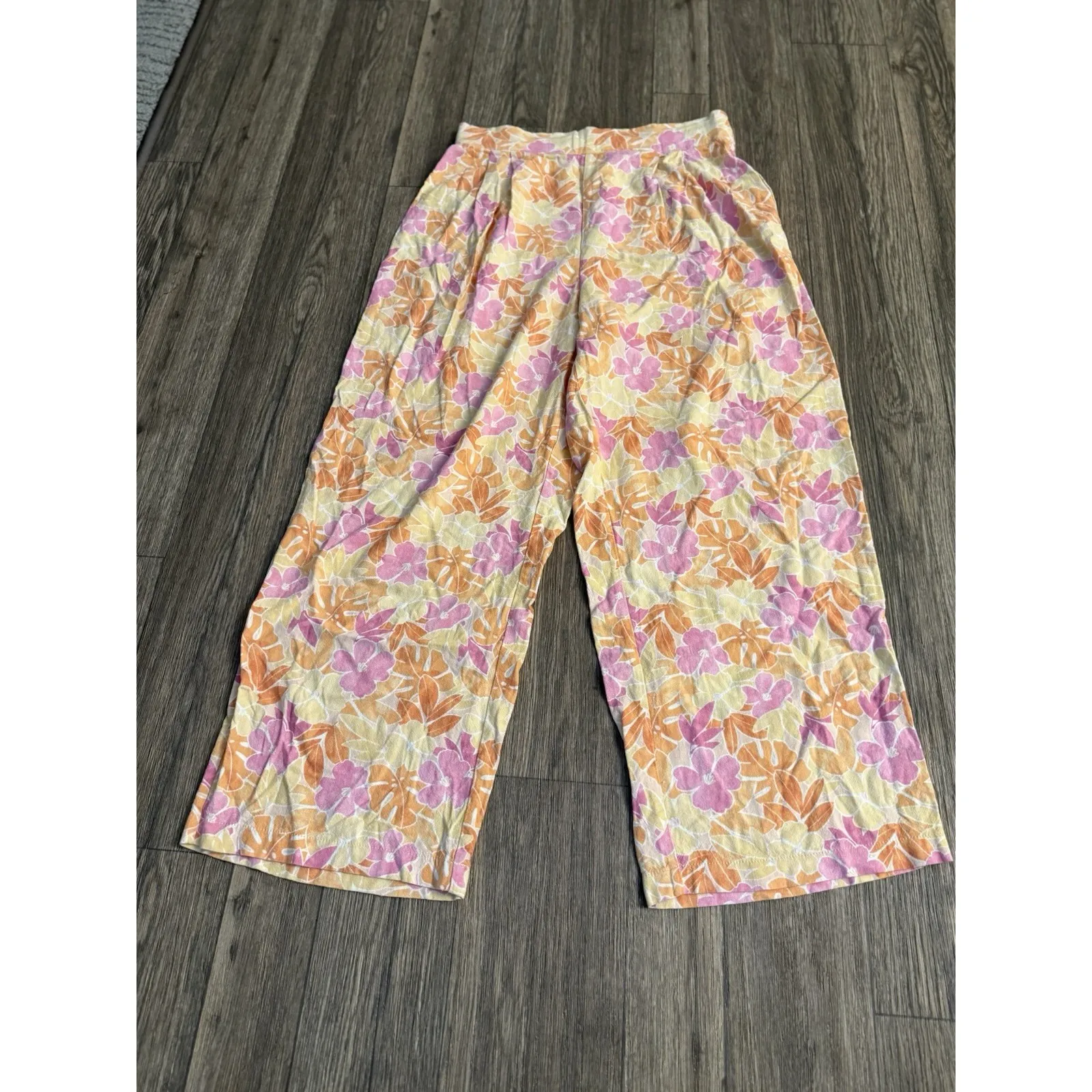LULU'S Size M Island Imaginings Peach Floral Print Wide Leg Pleated Pants NWT Size M - Image 2