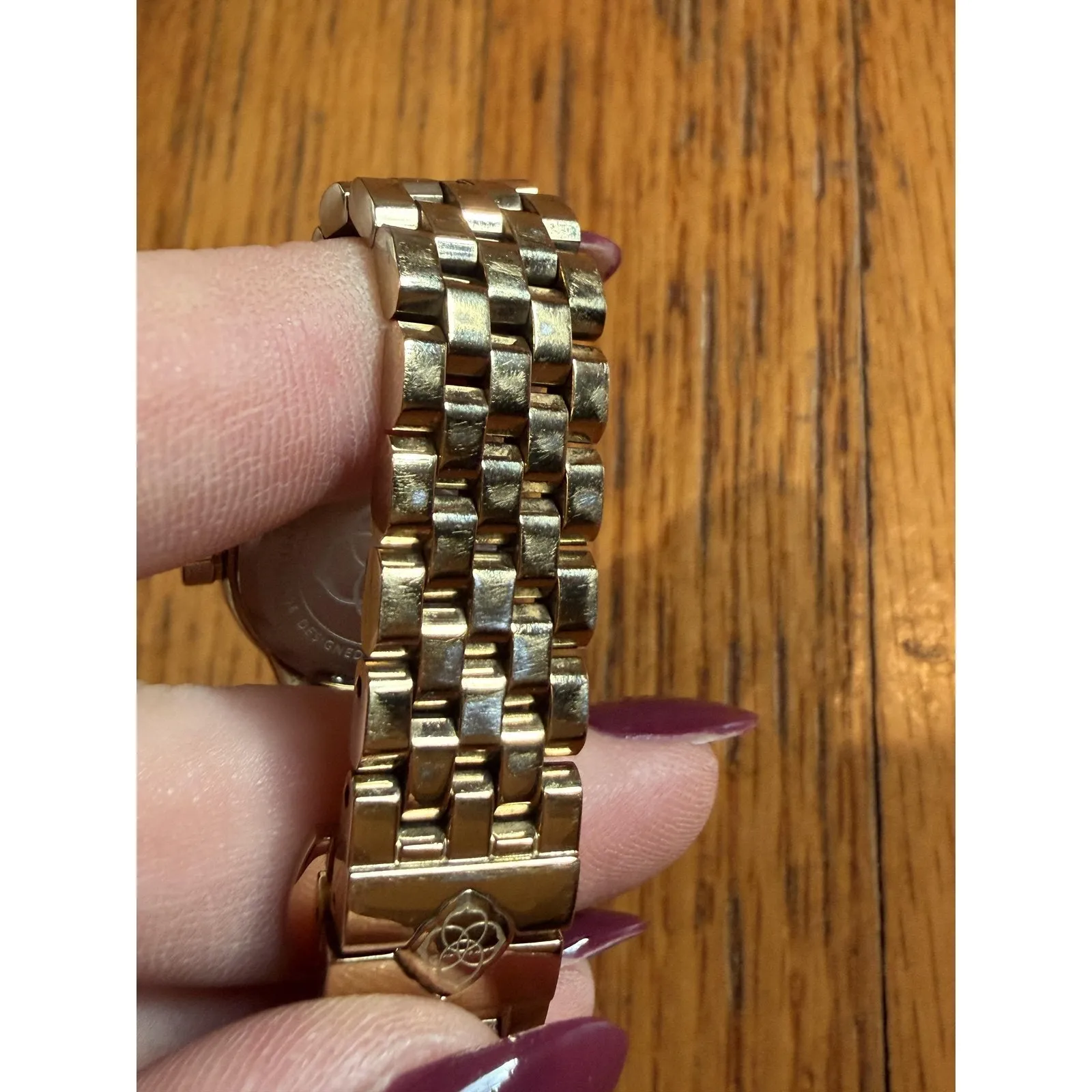 KENDRA SCOTT | ALEX GOLD TONE STAINLESS STEEL 28MM WATCH IVORY MOTHER OF PEARL - Image 4