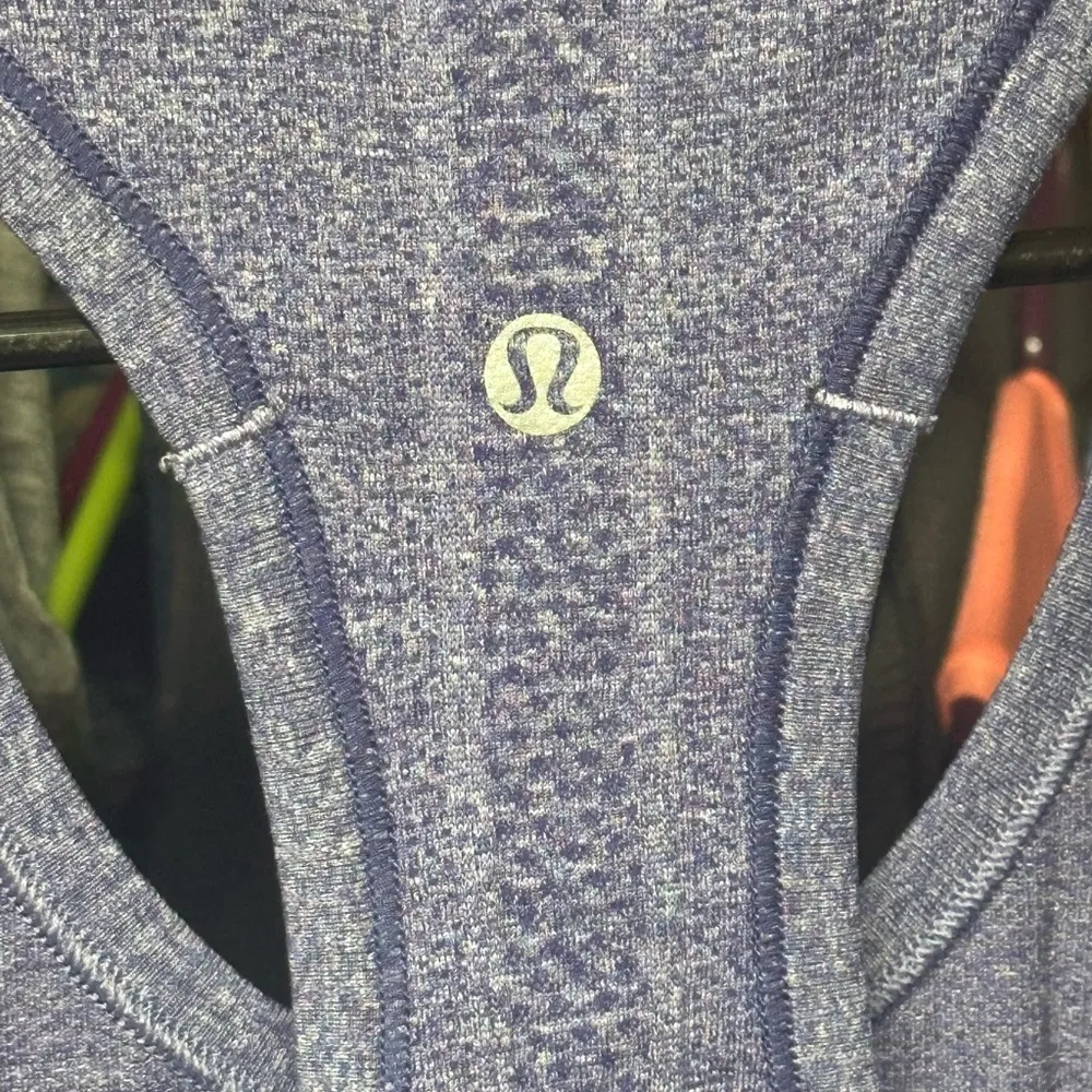 Lululemon swiftly tank size 4 - Image 3
