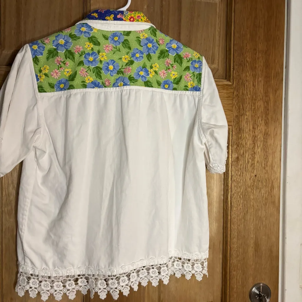 Rosettes women’s Floral Patchwork Lace Shirt size M‎ White Size M - Image 4
