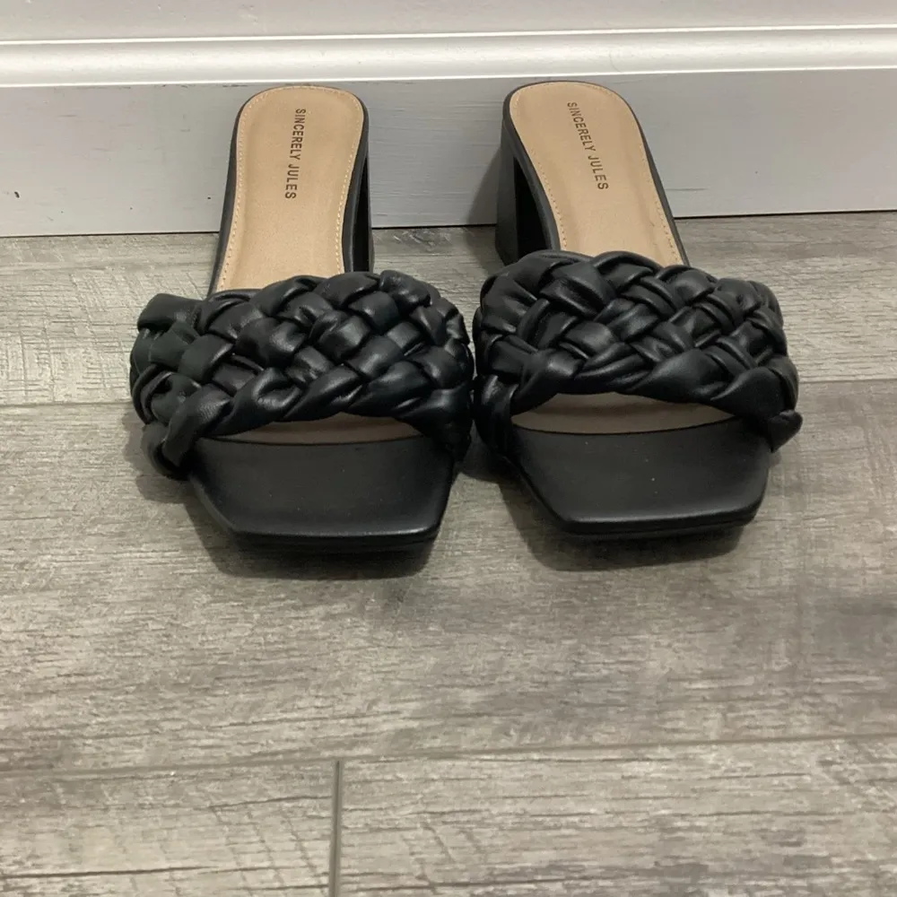 Sincerely Jules Twist Block Heel Sandals - Image 2