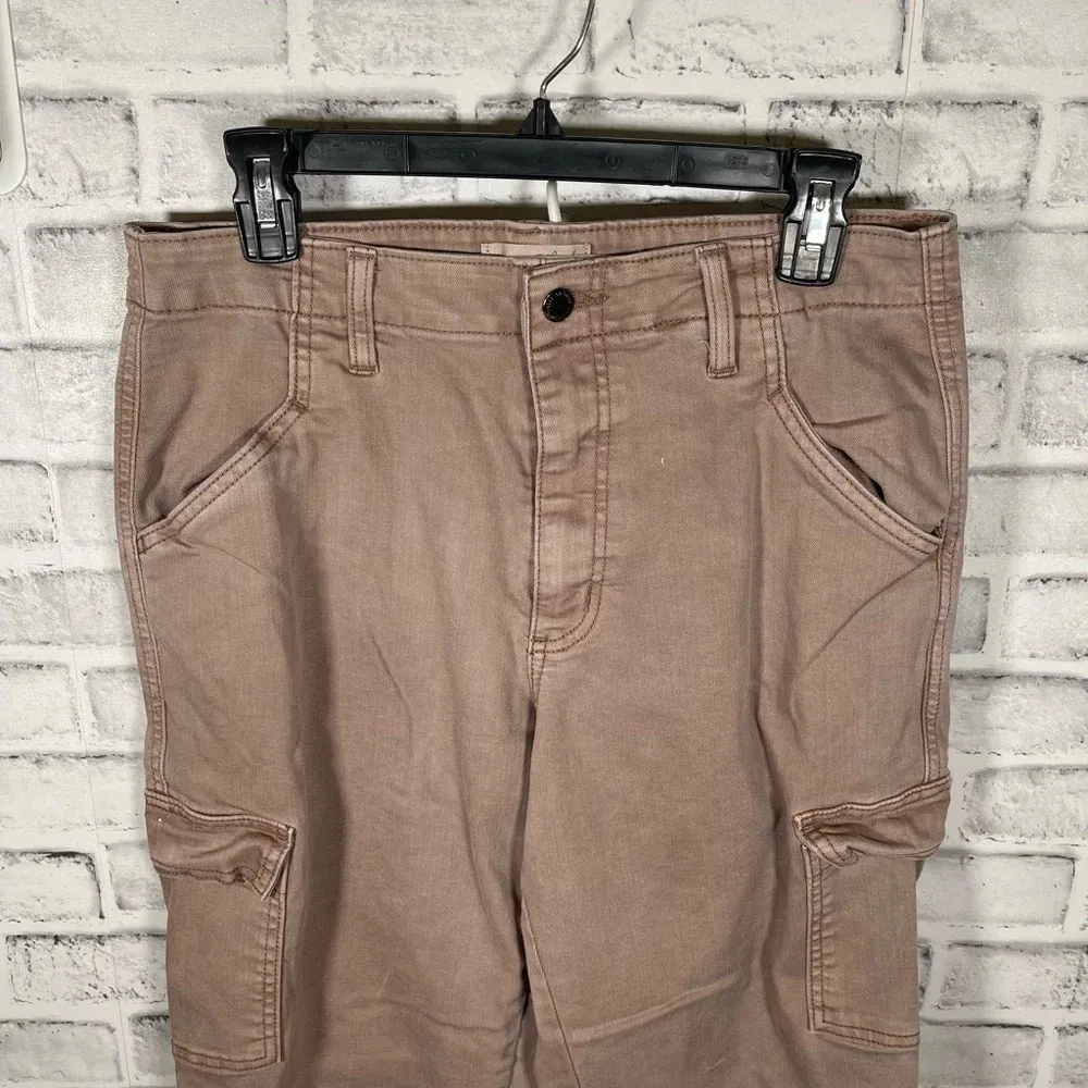 Women’s Universal Thread high rise boyfriend cargo ankle pants 10R - Image 3