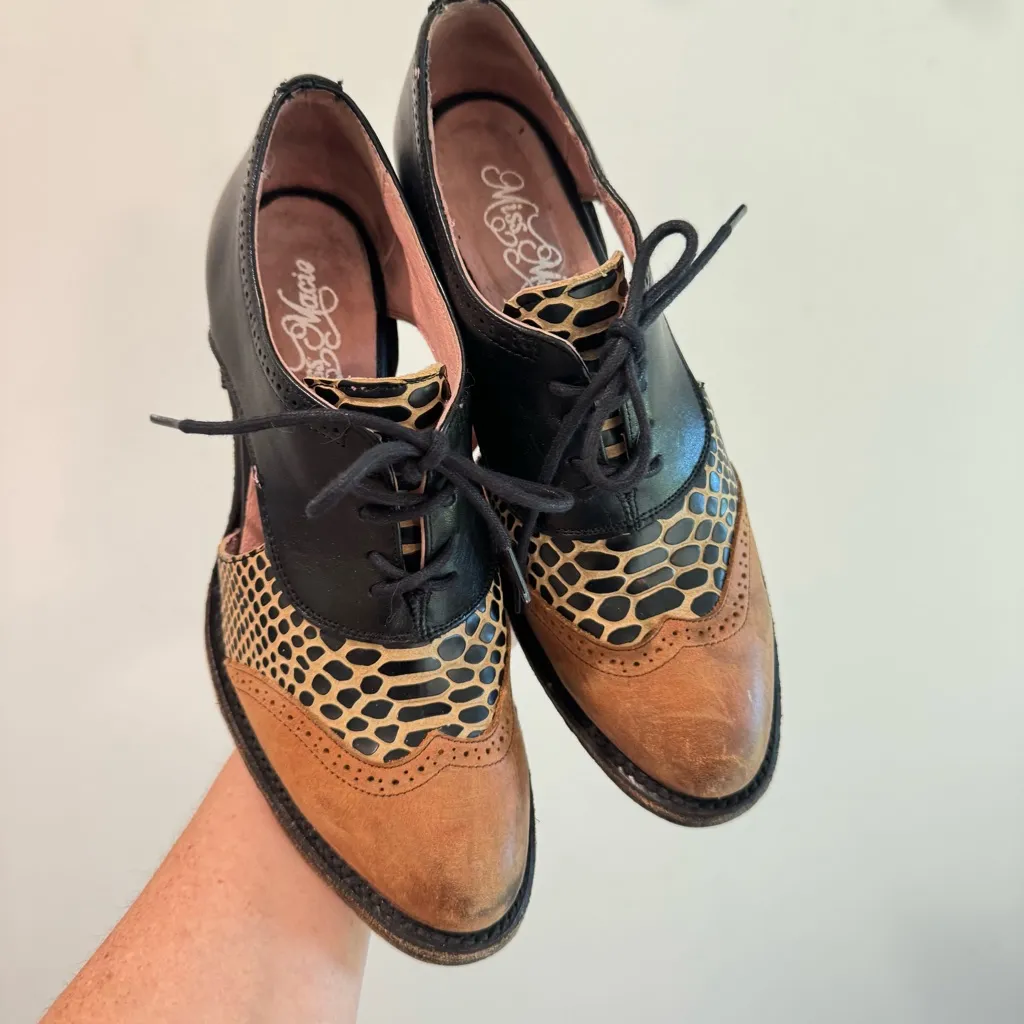 Miss Macie Wing & A Prayer Booties Size 7.5 Black - Image 3