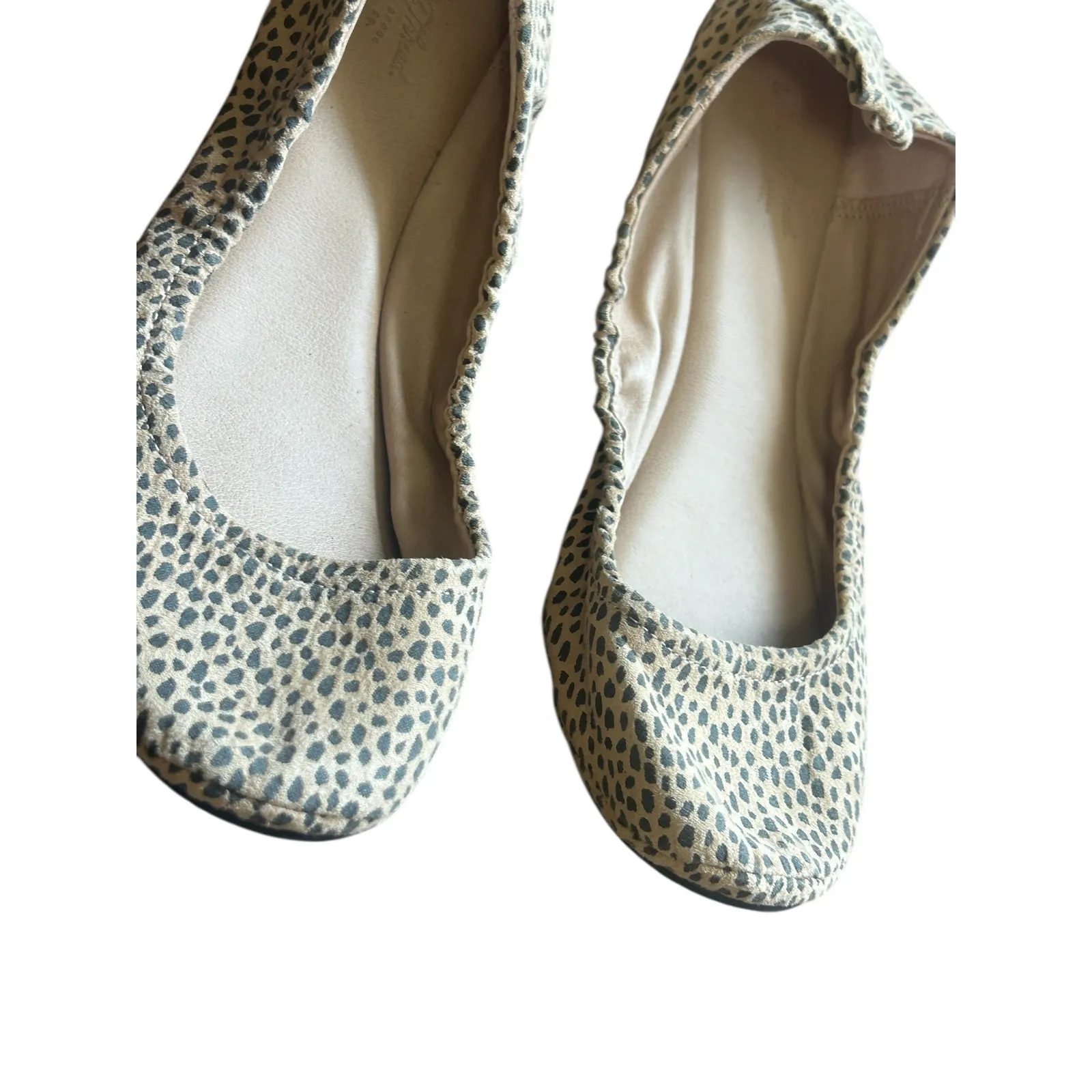 Universal Threads Universal Thread Flats Leopard Print Women's Shoes Comfort Walking SlipOn size 6 - Image 4